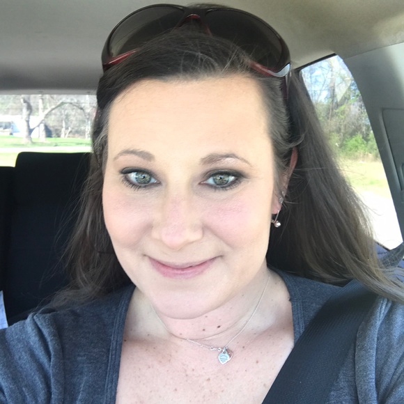 Meet your Posher, Pamela - Picture 1 of 1